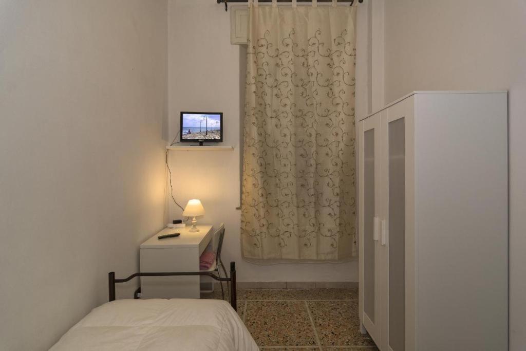 Holiday Pisa Gare 2 Bed & Breakfast エクステリア 写真